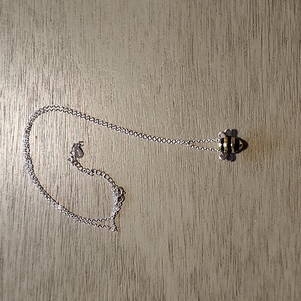 Queen Bee Necklace - 01 - Picture 3 of 5